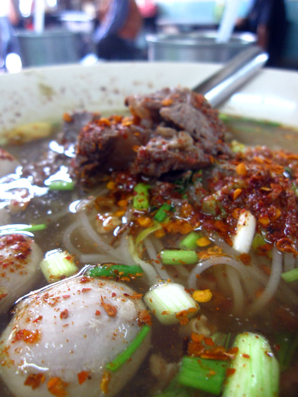 sen lek nuaa thai food thai beef noodles