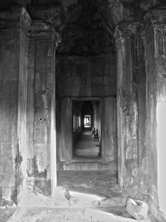 angkor-wat-hallway hall at angkor wat
