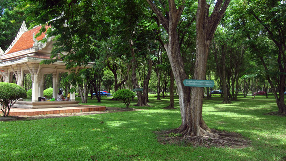 buddhamonthon-gardens gardens at putthamonthon